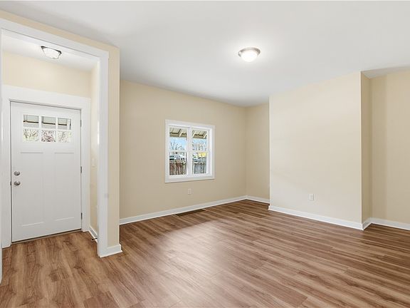 3rd image of 5127 Roma Way