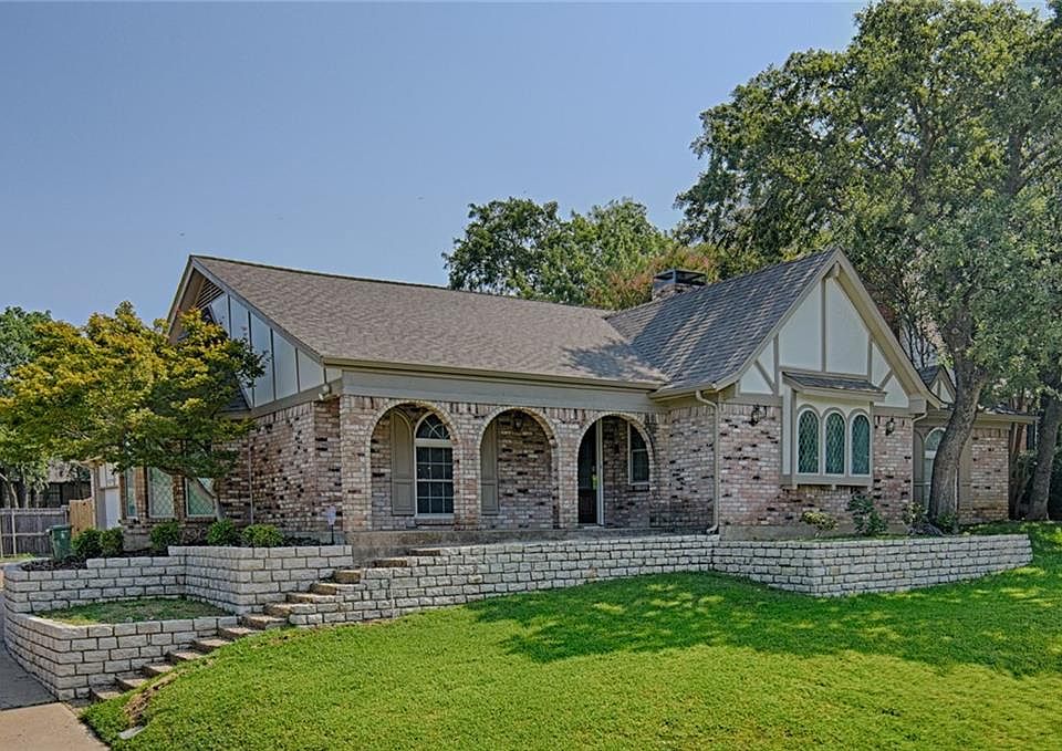 1st image of 1809 Foxwood Ct