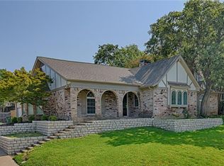 1809 Foxwood Ct, Arlington, TX 76012