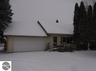 5571 Ellison Rd, Sterling, MI 48659