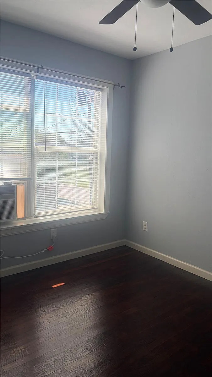 Building Photo - 4302 Polk St #7