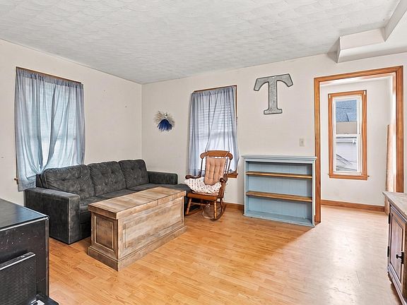 4th image of 26 Prout St
