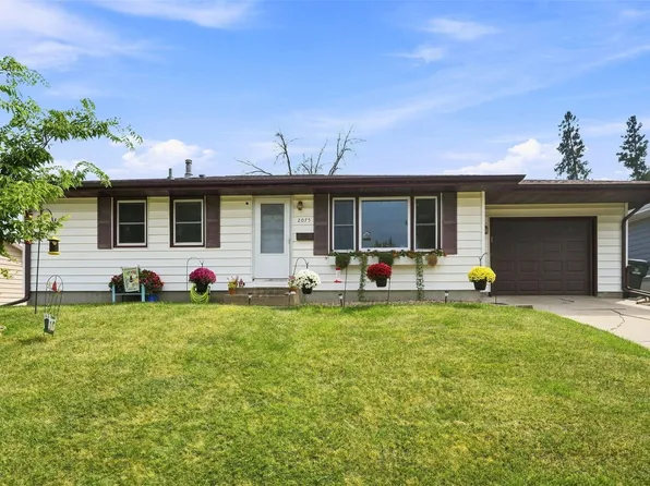 2075 Larry Dr NE, Cedar Rapids, IA 52402