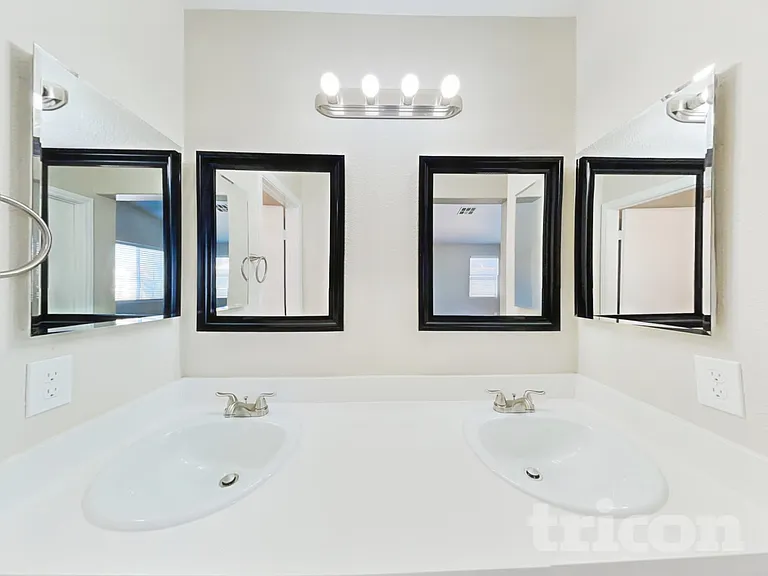 2922 Trembling Hill Ave — Photo 9