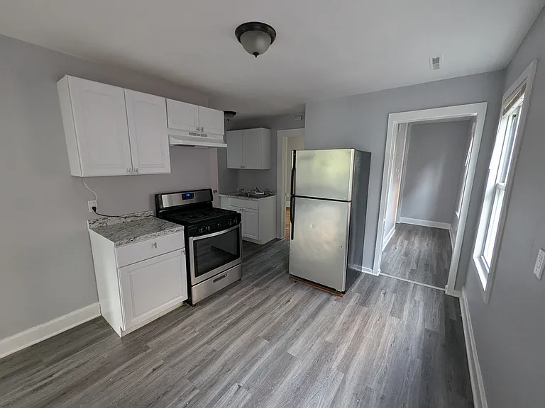165 Starr St #2 — Photo 3