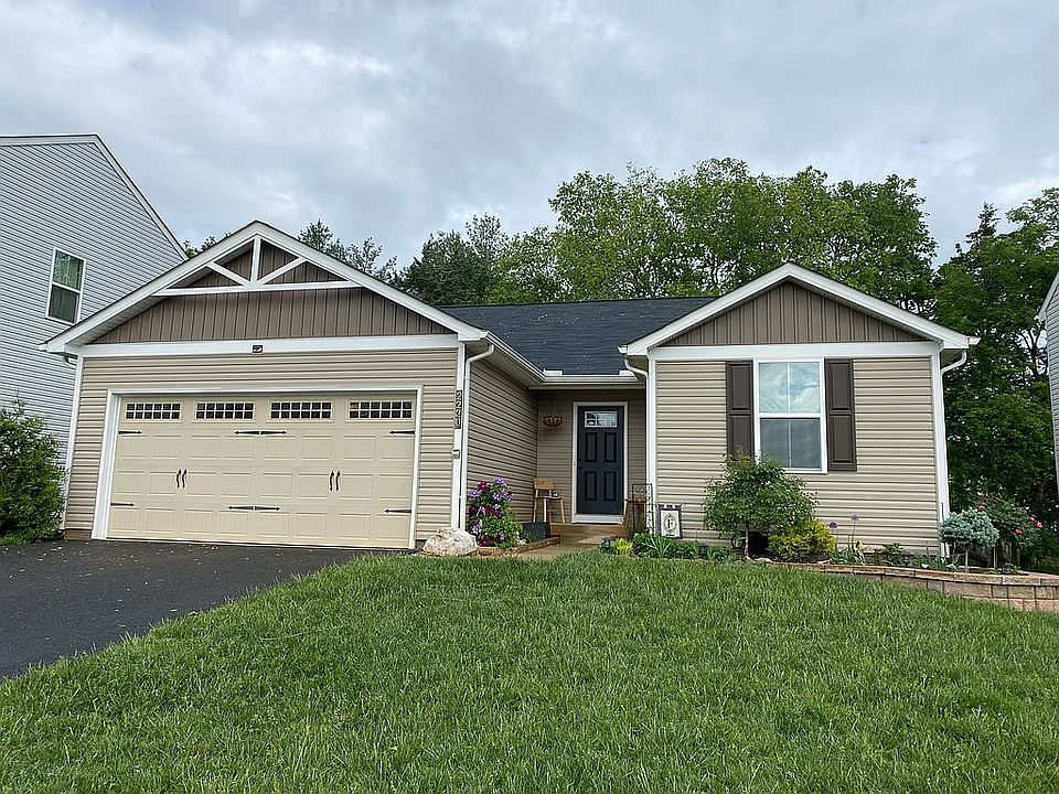1st image of 2220 Sedgwick Dr