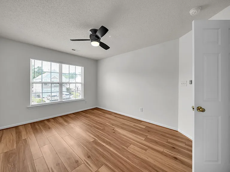 408 Holmes Blvd — Photo 46