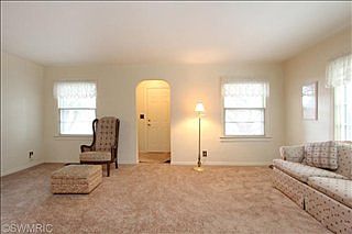 5th image of 4116 Coit Ave NE