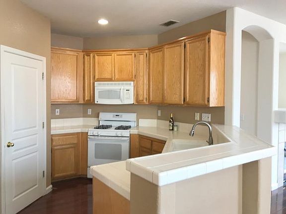 4th image of 3641 Far Niente Way