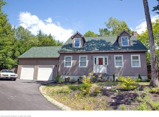 527 Commons Dr, Bridgton, ME 04009