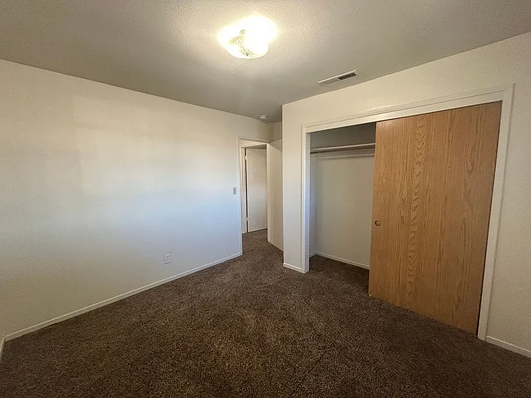 52 S Parsons Ave #C — Photo 11