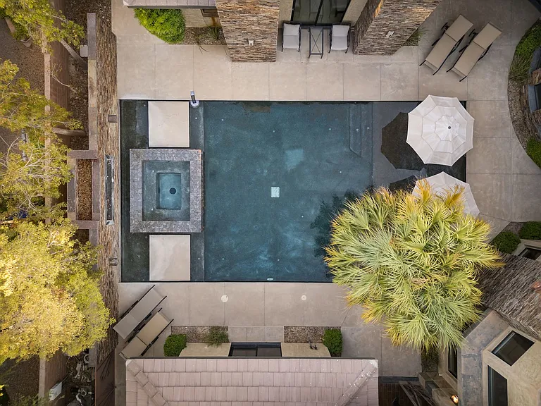 17 Soaring Bird Ct — Photo 38