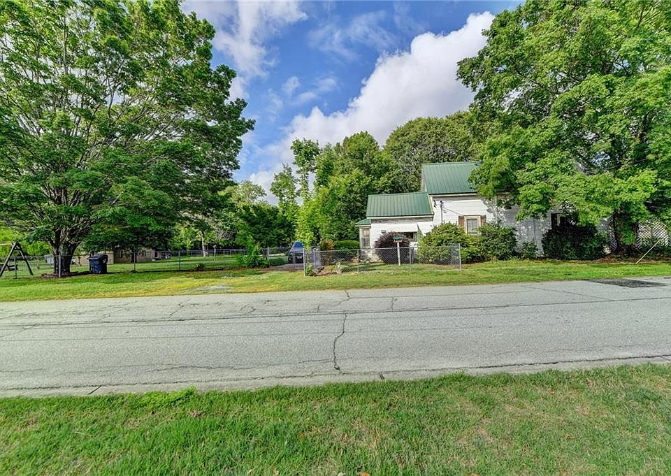 180 C S Floyd Rd, Loganville, GA 30052 MLS 7216104 Zillow