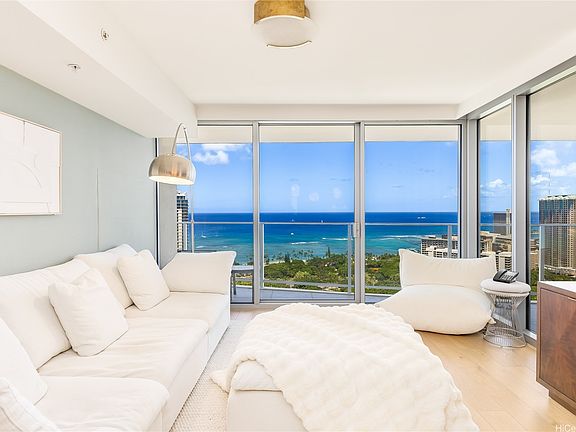 3rd image of 2139 Kuhio Ave #3405