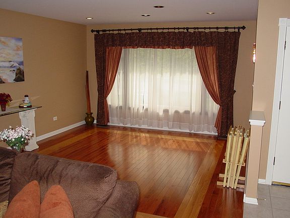 4th image of 15337 Heather Ct