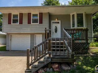 3128 SW Grand Ct, Topeka, KS 66614