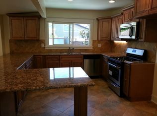 18257 Calvert St, Reseda, CA 91335