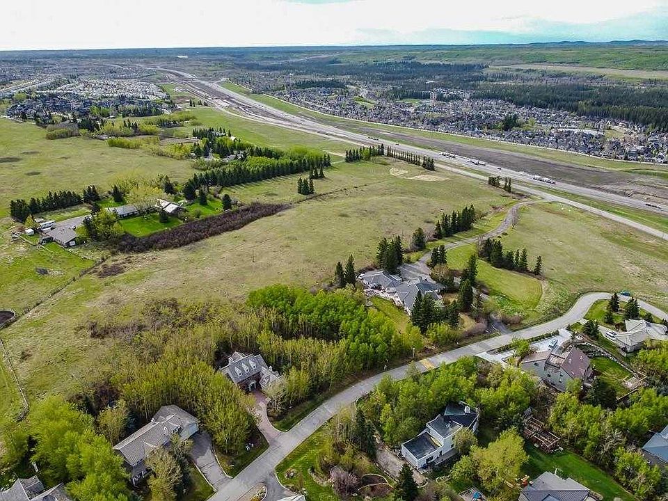 1st image of 187 Slopeview Dr SW