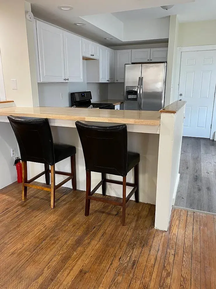 610 E Morton St — Photo 3