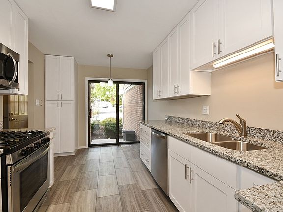 4th image of 1645 Leytonstone Dr
