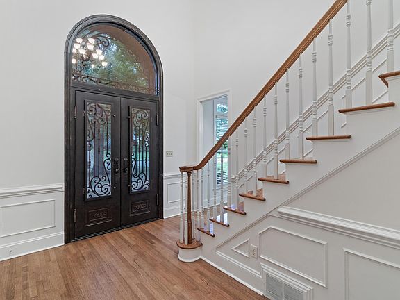4th image of 3284 Bedford Ln