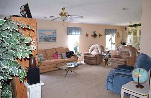 4th image of 212 Burbank Ln