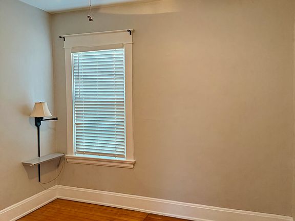 4th image of 1044 Academy Ave Unit 1