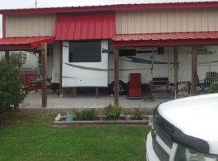 1143 Diamond Rd, Crystal Beach, TX 77650