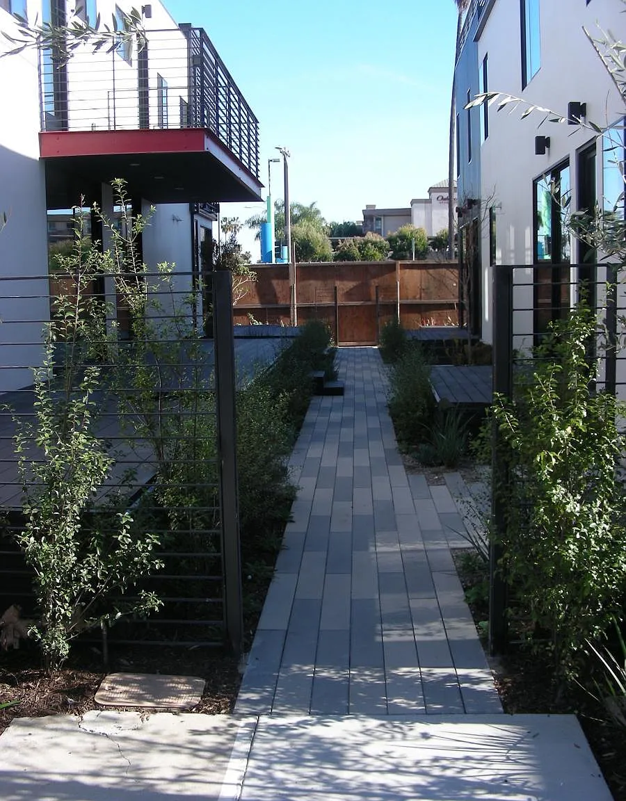 479 Washington Blvd — Photo 4