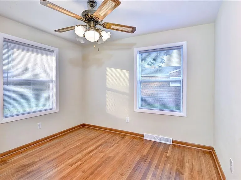 10 Whipple Dr — Photo 10