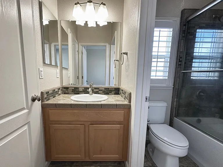 6104 Rockport Ln — Photo 17