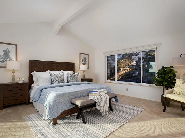 920 Roble Ln — Photo 12