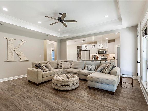 2nd image of 497 Willow Creek Ranch Rd