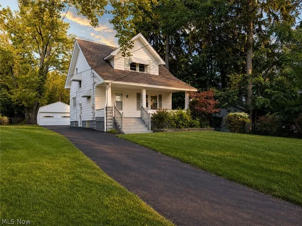 16029 Friend Ave, Maple Heights, OH 44137