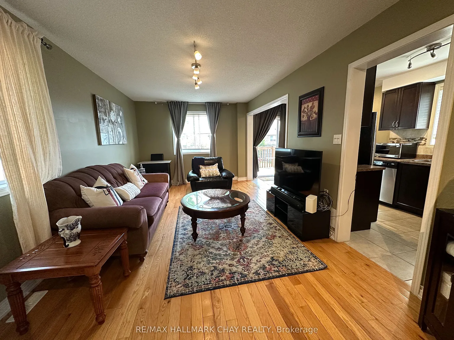 4 bed, $2,650 — Photo 3
