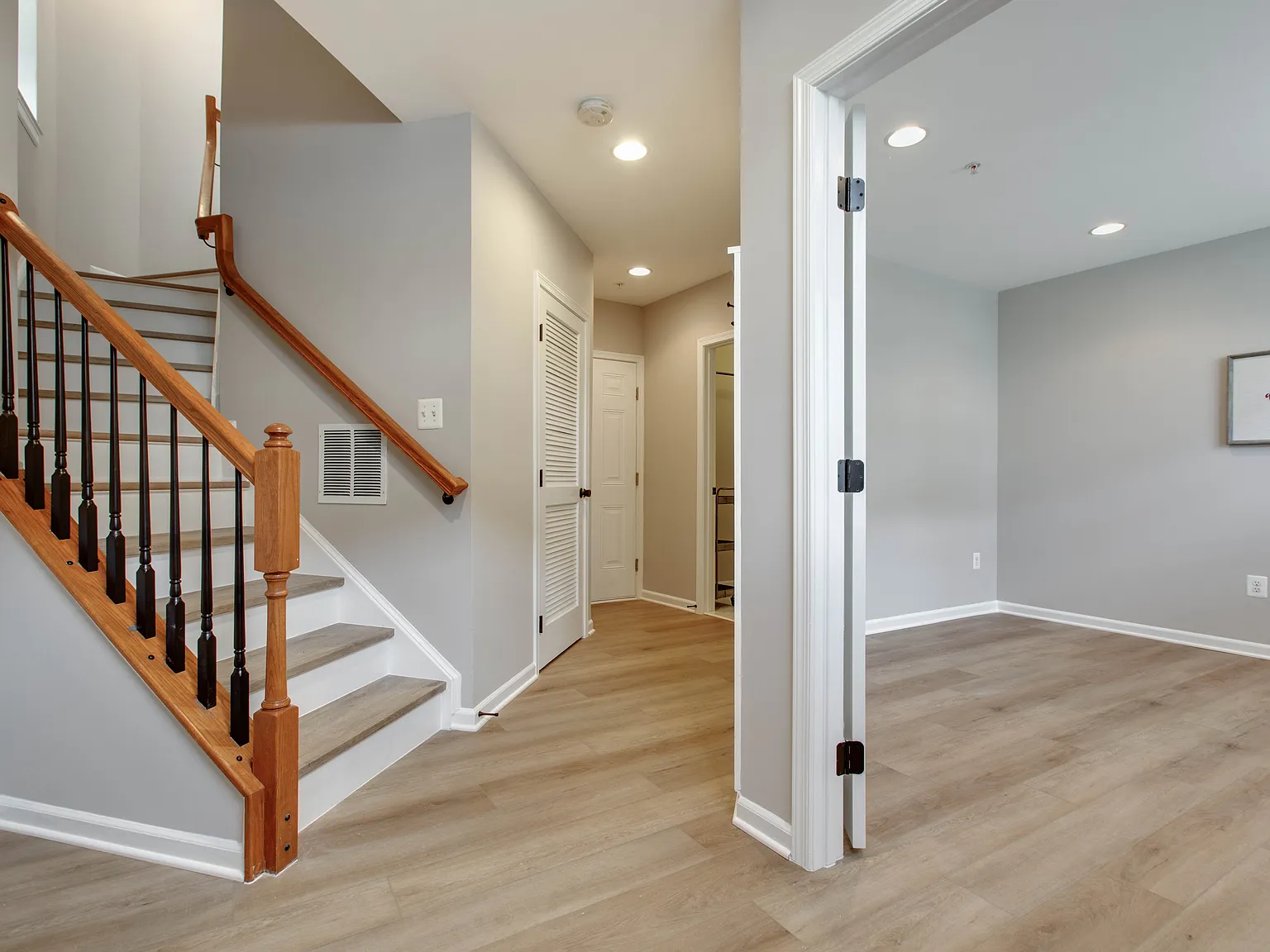 3 bed, 2094 sqft, $3,200 — Photo 4