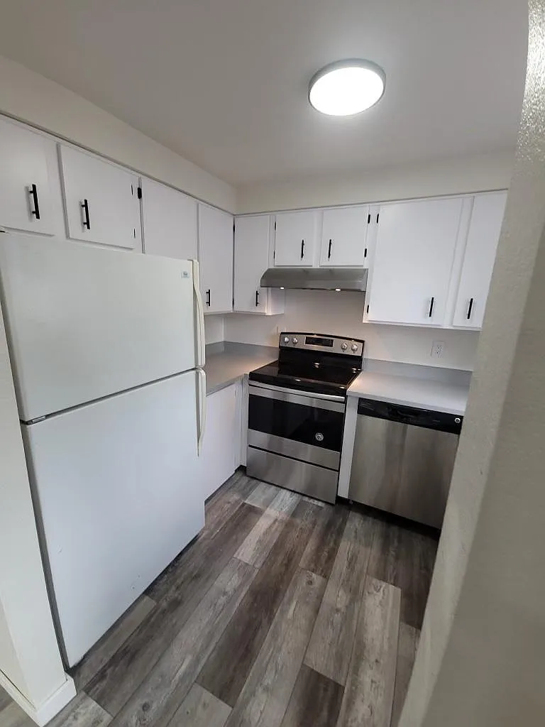 3 bed, 1.5 bath, 1200 sqft, $2,750 — Photo 4