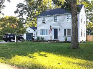 21 Edgewood Dr, Barrington, RI 02806