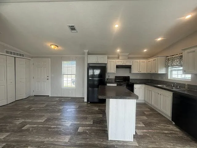 2 bed, 2.0 bath, 800 sqft, $1,820 — Photo 4
