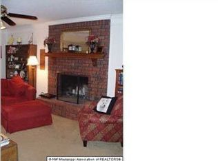2755 Hickory Hill Dr, Nesbit, MS 38651