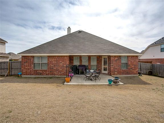 5th image of 104 Haymeadow Dr