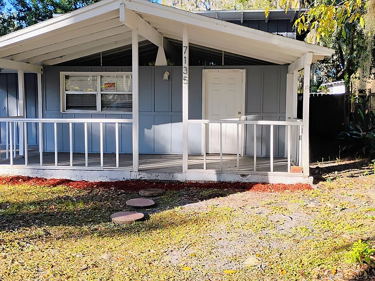 7135 Oakwood Dr — Photo 1
