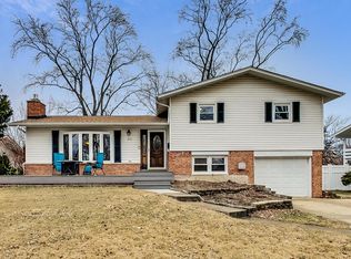 830 Bonnie Brae Dr, Downers Grove, IL 60516