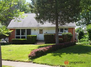 6 Frances Ct, Buffalo Grove, IL 60089