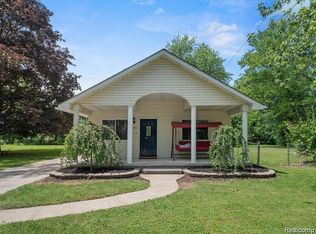 5642 Weddell St, Dearborn Heights, MI 48125