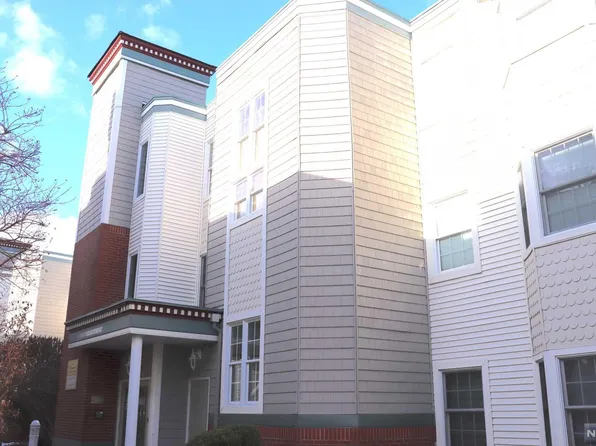 241 The Promenade, Edgewater, NJ 07020