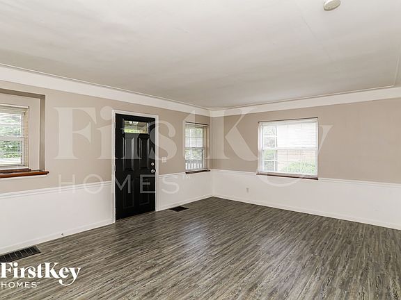 3rd image of 1017 N Bend Rd