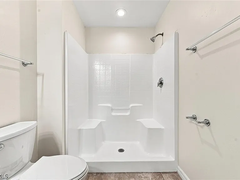 4613 29th St SW — Photo 17