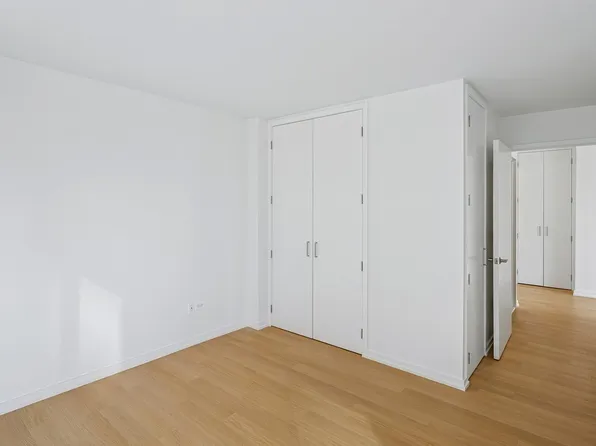 200 West 60th Street image 14 of 46