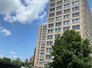 8900 E Jefferson Ave #622, Detroit, MI